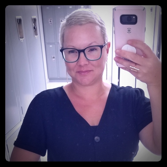 Meet your Posher, Gabrielle - Picture 1 of 4